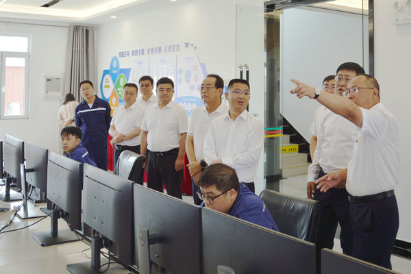 定边县重点项目观摩团莅临榆林海螺环保调研指导工作